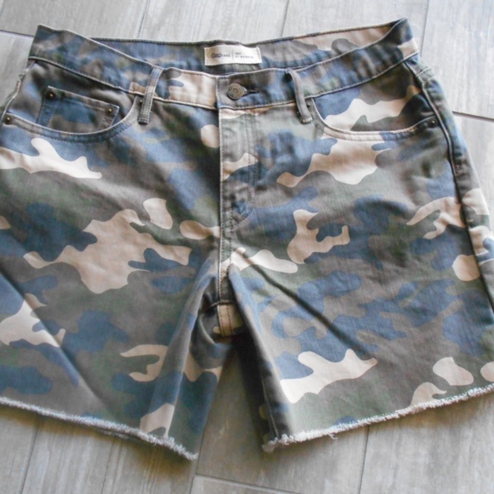 GAP Camo Shorts 29